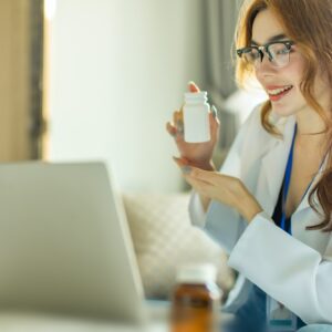 DOCTOR PATIENT WOMAN